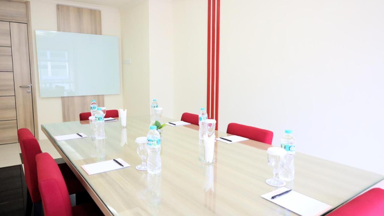 Moritz Hotel Rsab Harapan Kita Jakarta Extérieur photo
