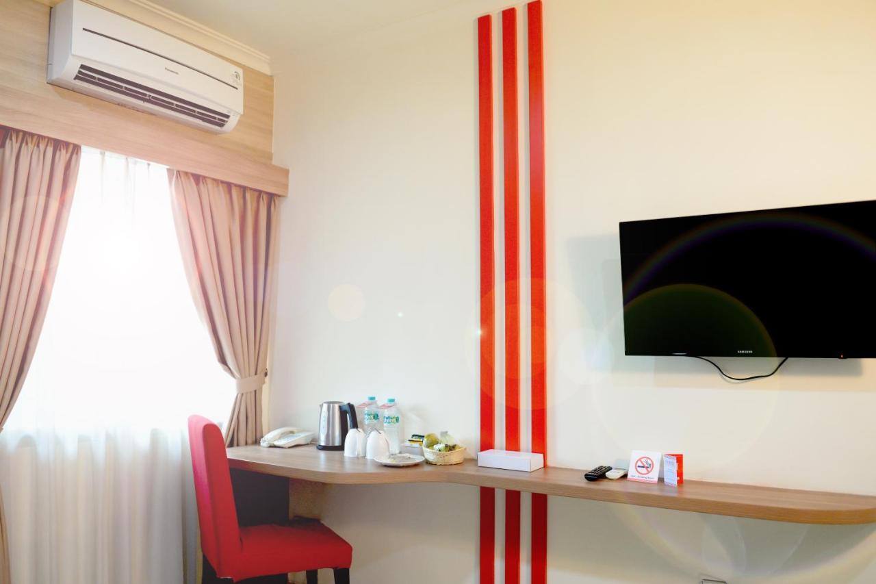 Moritz Hotel Rsab Harapan Kita Jakarta Extérieur photo